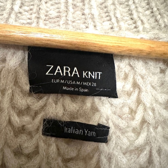 Zara Women's V-Neck Alpaca Knit Sweater Size Medium Beige Long Sleeve Pullover - Picture 4 of 11